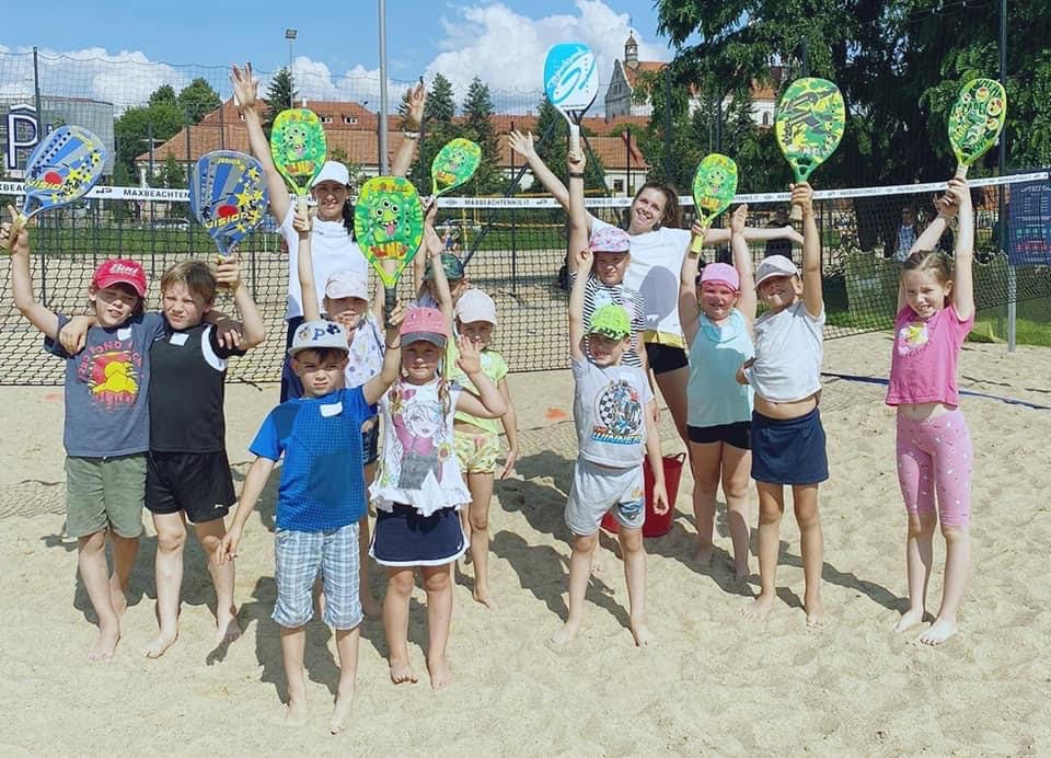 Nemokamos paplūdimio teniso treniruotės vaikams